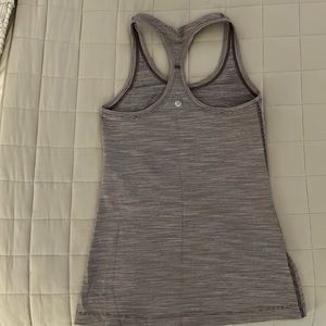 Lululemon tank no tag but size 6